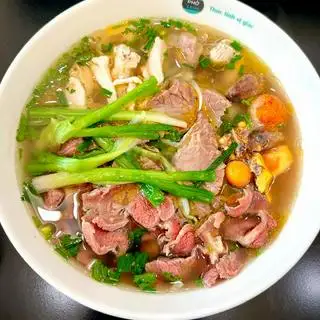Hình ảnh Phở gà bò đặc biệt - nước dùng gà