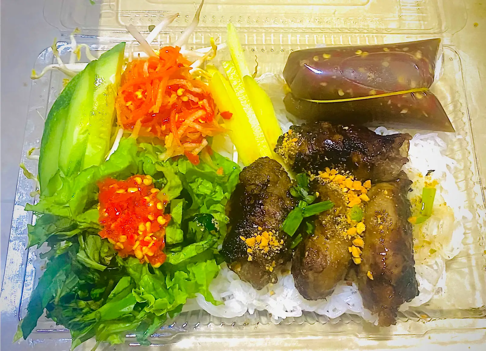 Bún Bò Mỡ Chài Nướng Mắm Nêm - 65.000 ₫ tại Bánh Xèo Giòn Giòn - Bò Nướng Lá Lốt Mỡ Chài - Vĩnh Viễn