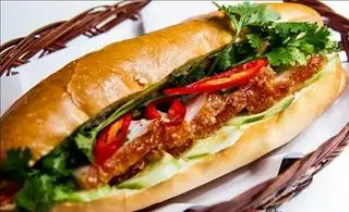 Bánh Mì Heo Quay -   Trứng Ốp La - 42.000 ₫ tại Bánh Mì Heo Quay A Tài - Phạm Thế Hiển