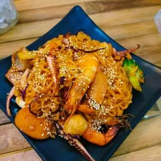 Mì cay khô bò tái - 69.000 ₫ tại Mỳ Cay & Tokbokki Nam Hàn - Xô Viết Nghệ Tĩnh