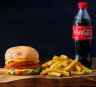 Hamburger bò gà - 55.000 ₫ tại Trùm Ăn Vặt - Hamburger & Gà Rán - Lâm Văn Bền