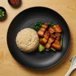Cơm Kho Thịt Ba Chỉ - Braised Pork Belly Rice - 75.000 ₫ tại Cơm Gà Ơi - Lê Văn Lương