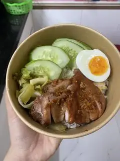 Hình ảnh Cơm đùi gà lóc xương chiên