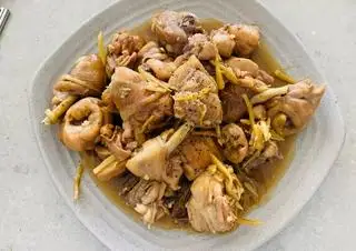 Gà kho gừng  - 37.000 ₫ tại Cơm & Hủ Tiếu Huyền Trân - Tô Hiệu