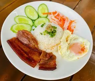 Hình ảnh Cơm Tấm Ba rọi - Trứng ( ốp la)