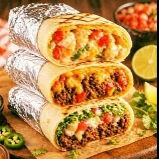 Hình ảnh Tacos gà xù + mực chiên giòn+ ly nước ngọt 