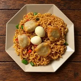 Hình ảnh Mì trộn sủi cảo nhân thịt