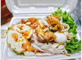 Hình ảnh Mì trộn gà thập cẩm