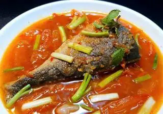 Hình ảnh cơm cá nục kho cà chua