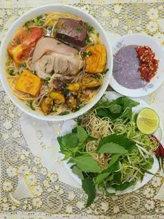 Bún riêu cua mọc Ốc Giò  - 83.000 ₫ tại Quán Cô Út - Bún Riêu & Bún Thịt Nướng - Trương Đăng Quế