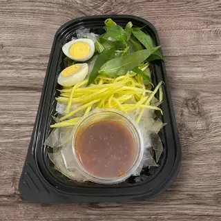 Bánh tráng châm muối tắc xoài rau răm - 33.000 ₫ tại Bánh Tráng Ăn Vặt Nghiện Store - Nguyễn Đình Chiểu