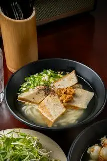 Bánh canh chả cá - 39.000 ₫ tại Bánh Canh Càng Cúm Nhựt Tân - Trần Quang Diệu