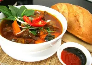 bánh mỳ bò kho - 50.000 ₫ tại Mai Anh - Bò Kho & Cari Gà - Đường Số 30