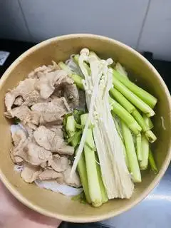 Bún Thái bò Mỹ - 55.000 ₫ tại Bếp Nhà Bo - Bún Thái - Phạm Thế Hiển