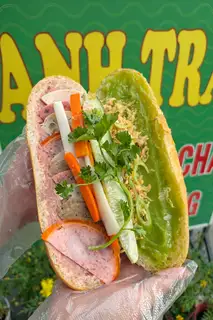 Bánh Mì No Nê - bơ cốm, bơ gấc - 48.000 ₫ tại Anh Trai - Bánh Mì & Drink - Lê Văn Lương
