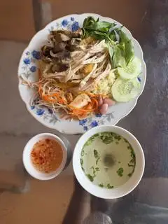 Hình ảnh Cơm gà Xé + Lòng gà