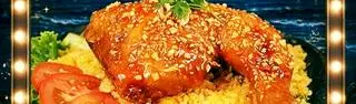 Hình ảnh Cơm gà xối mỡ má đùi