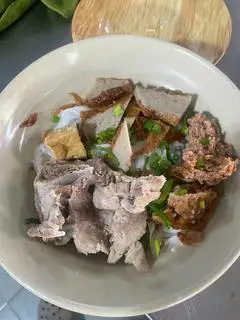 Hình ảnh Bún riêu xương, chả cá, riêu tôm