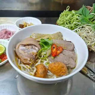 Hình ảnh Bún bò giò heo