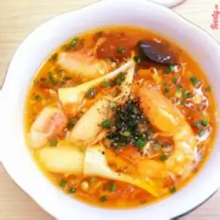 Bánh canh đặc biệt - càng cua tuyết - 175.000 ₫ tại Bánh Canh Cua Tôm Tích - Nguyễn Tri Phương