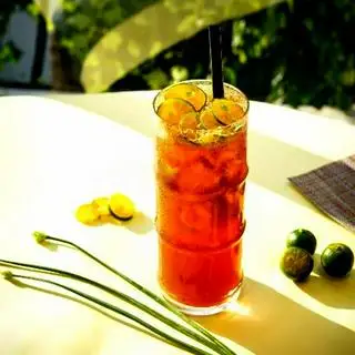 Hồng trà tắc - 12.000 ₫ tại Ăn Vặt Cá Viên Chiên & Gà Ủ Muối ULA - Trịnh Đình Trọng