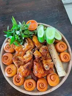 1 con gà nướng - cơm lam - bánh bao - 259.000 ₫ tại Gà Nướng & Sườn Nướng A Trung 47 - Nguyễn Thượng Hiền