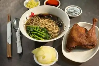 Mì vịt tiềm - góc tư đùi - 150.000 ₫ tại Dimsum Hongkong Nhỏ - Mì Vịt Tiềm & Sủi Cảo - Đường Số 12B