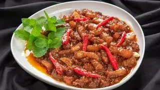 Hình ảnh  cơm thịt kho mắm ruốc