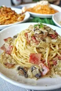Hình ảnh Mì Ý sốt kem nấm thịt nguội