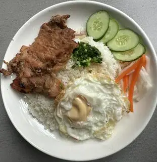Hình ảnh Cơm Sườn Trứng Opla