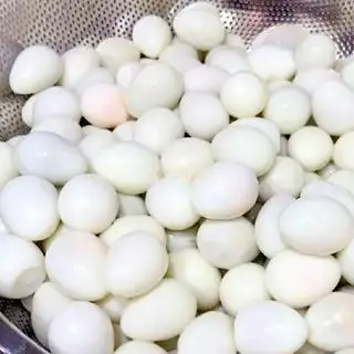 Trứng cút - 2.000 ₫ tại Cô Hoa Bánh Tráng Trộn - Phạm Văn Hai 