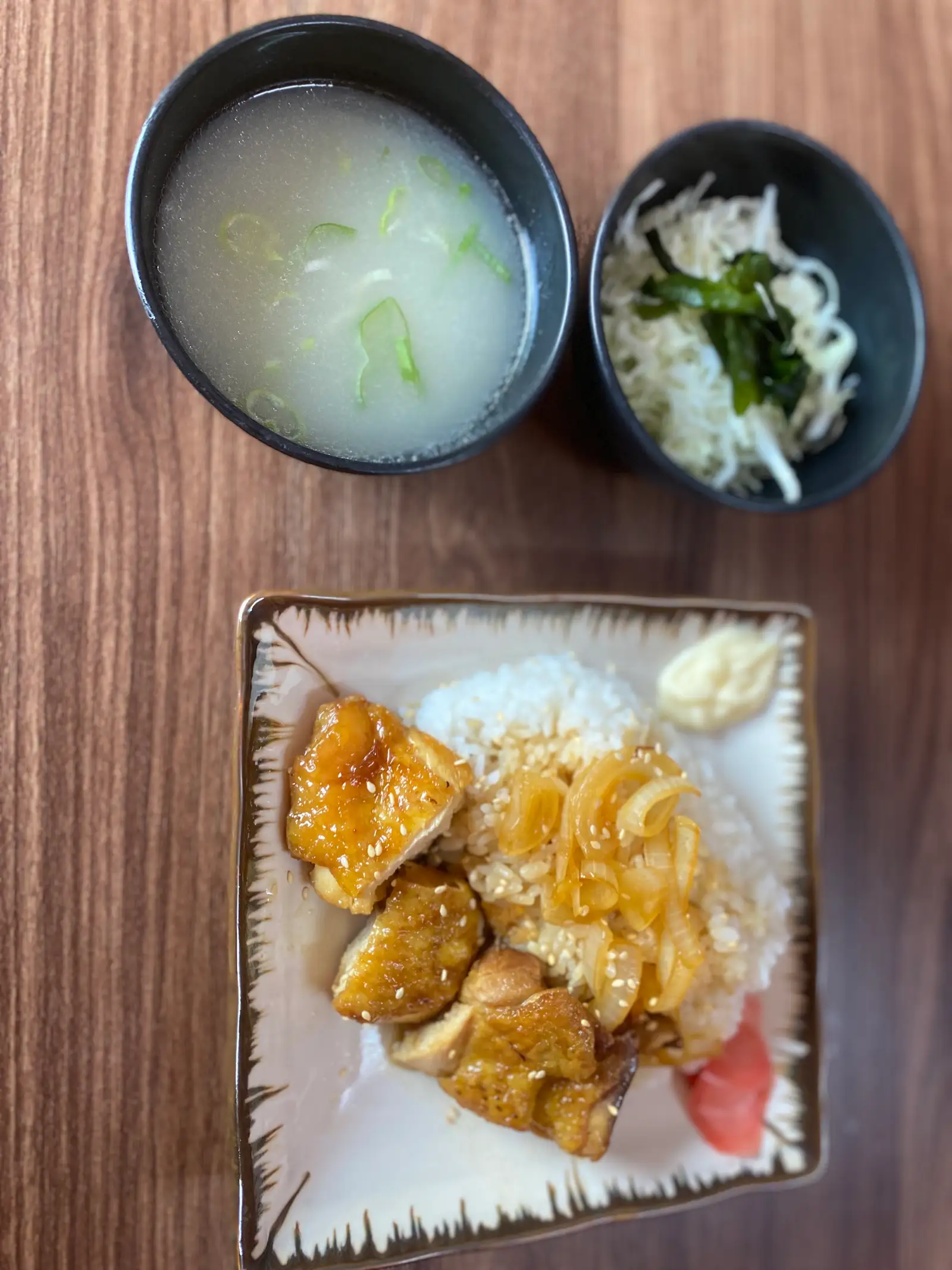 Hình ảnh Cơm gà sốt teriyaki