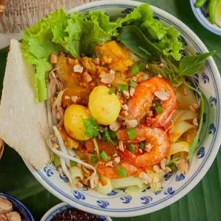 Hình ảnh Mì quảng tôm, thịt, trứng cút