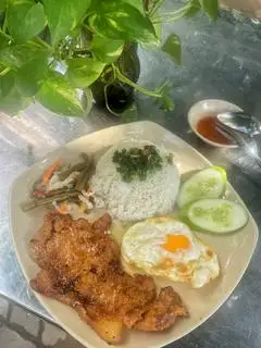 cơm sườn ốp la - 60.000 ₫ tại Cơm Tấm 24 - Võ Liêm Sơn