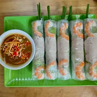 Gỏi cuốn tôm thịt (1 cuốn) - 15.000 ₫ tại Cô Năm - Bánh Xèo, Bánh Khọt Rau Rừng & Gỏi Cuốn - Đường Số 6