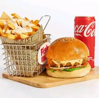 Burger combo - 129.000 ₫ tại Fishmee - Croissant Cá & Burger Cá - Nguyễn Thiện Thuật