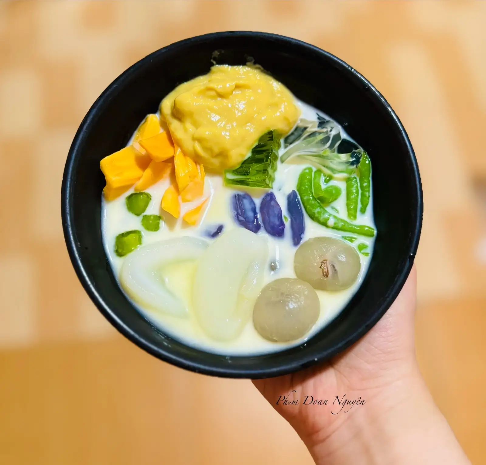 Chè thái sầu riêng - 49.000 ₫ tại Chè Bưởi & Tàu Hũ Quỳnh Linh Food - Hiệp Bình