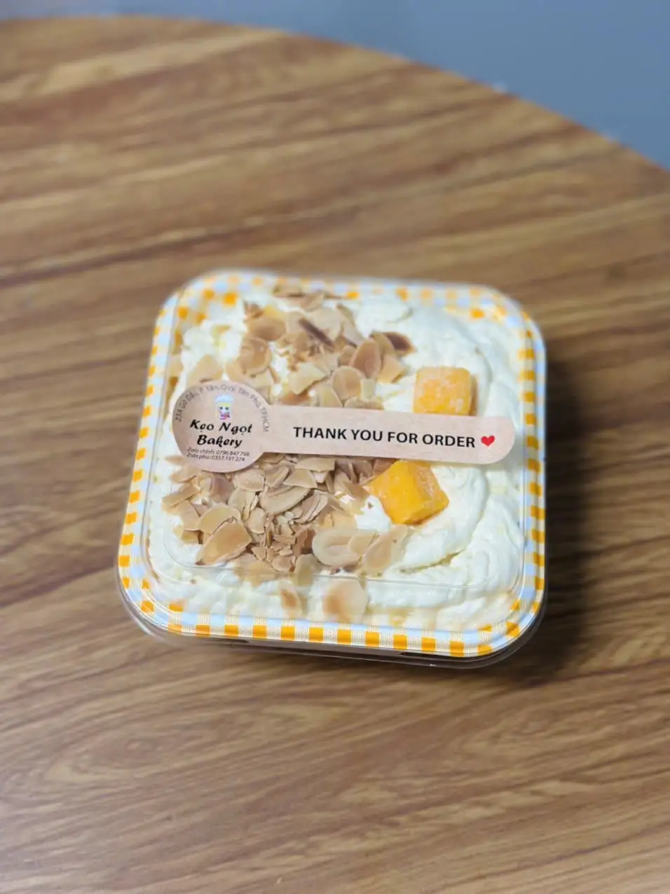 Bánh kem bắp hạnh nhân mini - 45.000 ₫ tại Kẹo Ngọt Bakery - Bánh Kem Sinh Nhật & Bánh Bông Lan Trứng Muối - Gò Dầu