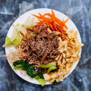Hình ảnh Miến trộn rau - trứng - bò miếng