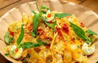 Hình ảnh Bánh Tráng Trộn Cay