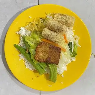 Hình ảnh cơm chả giò heo quay