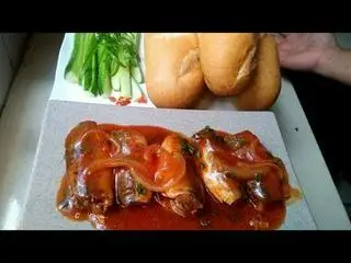 Hình ảnh Bánh mì cá mòi 