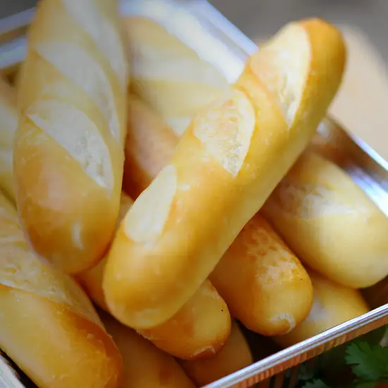 Bánh mì que Hải Phòng 30 que (chỉ có vỏ bánh) - 118.000 ₫ tại Bánh Mì Que Pate Cột Đèn Hải Phòng Chính Hiệu Mẹ Nấm - Nguyễn Hồng Đào