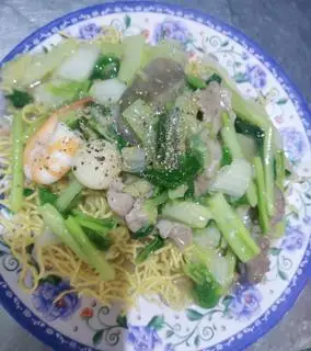 Mì xào giòn thập cẩm - 80.000 ₫ tại Hùng Ký Mì Gia - Chung Cư Ngô Gia Tự