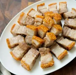 Hình ảnh Heo Quay Da Giòn Thêm