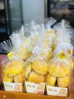 bánh mì phô mai ngọt ( bịch 5 bánh ) - 60.000 ₫ tại Tiệm Bánh Gia Phong - Nguyễn Thượng Hiền