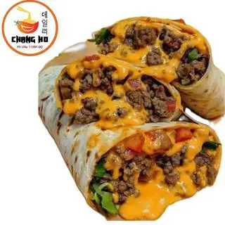 Tacos bò bơ tỏi - 55.000 ₫ tại Mì Cay Changho, Tacos & Gà Rán - Phan Văn Hớn