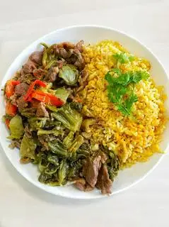 Hình ảnh Cơm bò xào cải chua