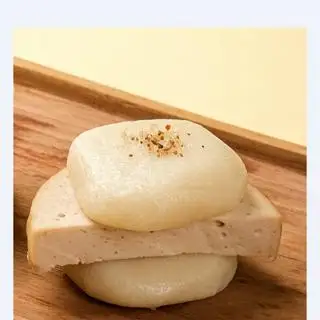 Bánh dày chả lụa - 25.000 ₫ tại Bánh Cuốn, Bánh Ướt Hương Quê - Nguyễn Văn Quỳ