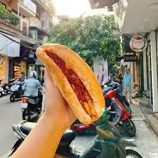 Hình ảnh Bánh mì xúc xích bò khô